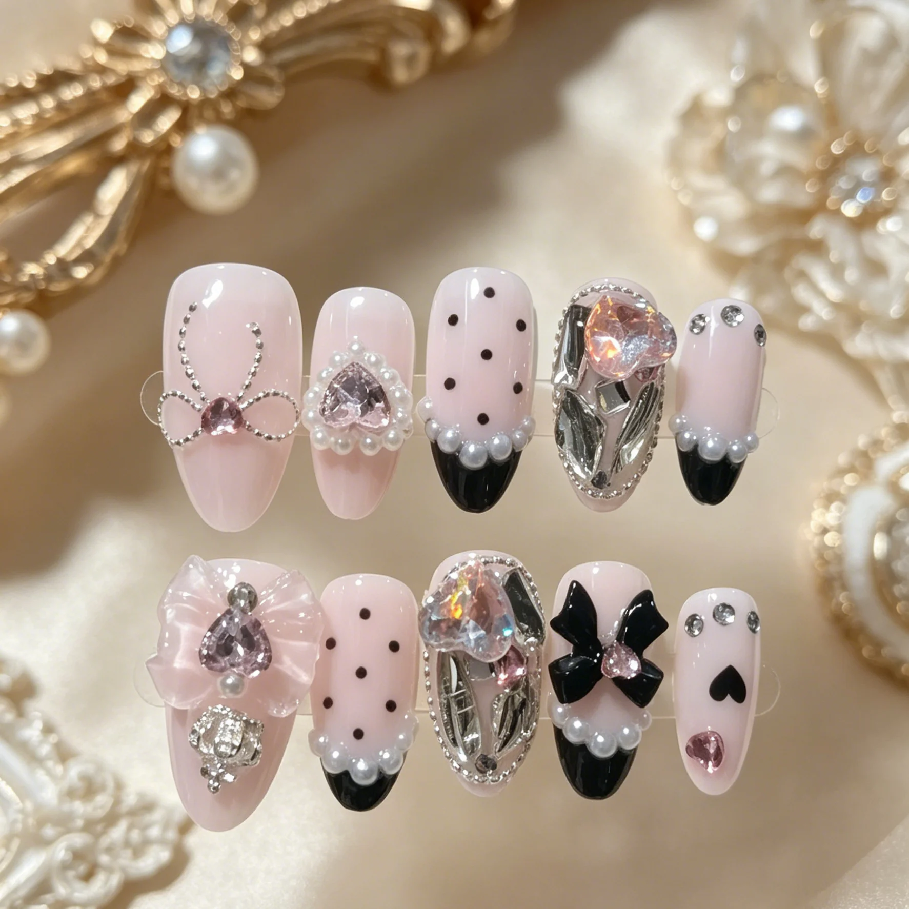 10 Pieces of Hand Pressed Almond Shaped Nails, Beautiful Fake Nails, French Black Powder Princess, Suitable for Women to Use