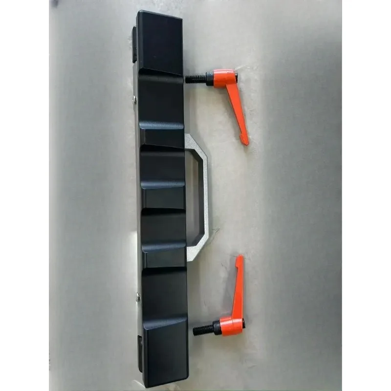 Elevator equipped with maintenance tools and counterweight parts