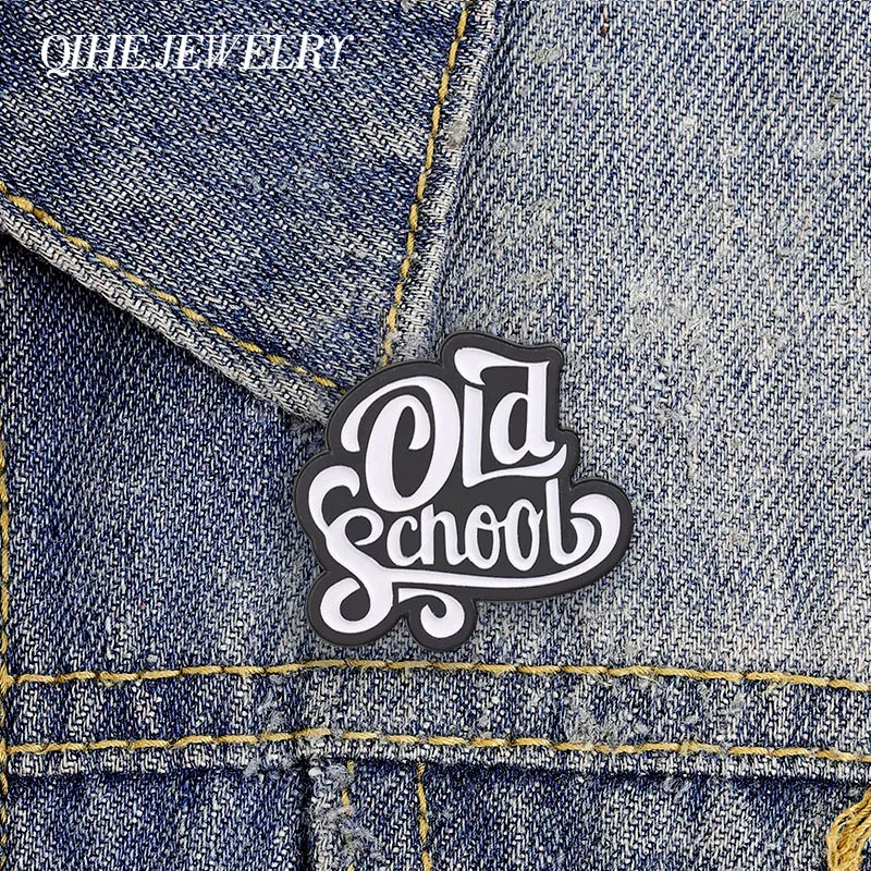 Old School Vintage Script Cartoon Enamel Pins Simple Retro Black White Letters Brooch Backpack Lapel Badge Fashion Jewelry Gifts