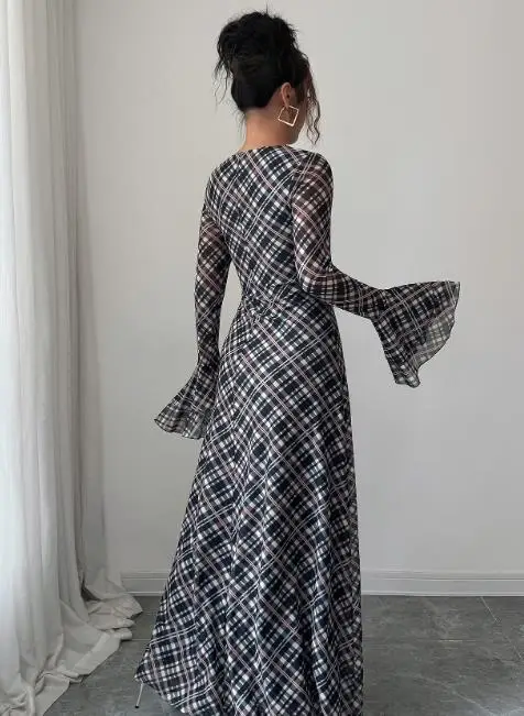 

Womens Dresses 2025 Spring Autumn New Fashion Elegant Plaid Print Square Neck Flared Sleeves High Waist Casual Hip Hugging Dress