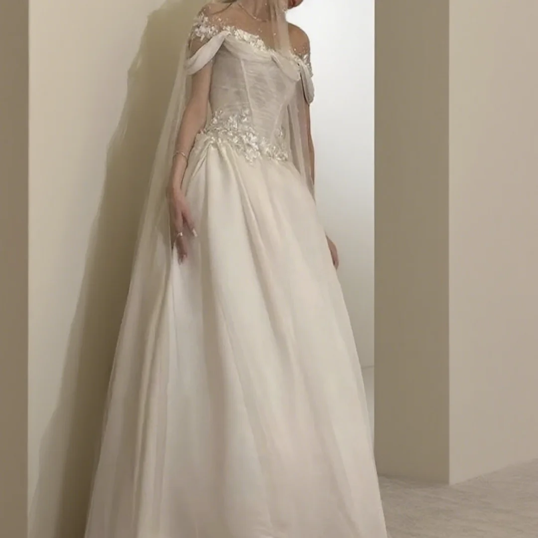 

Customized Elegant O-Neck Lace Sleeveless formal wedding party dresses Bride Wedding Dresses Bridal Gowns