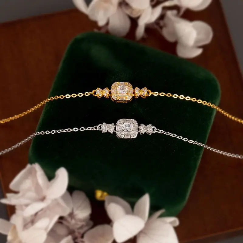 Whole Bodys925Pure silver, lightweight, and luxurious bracelet – a perfect gift for your girlfriend. A unique and exquisite brac