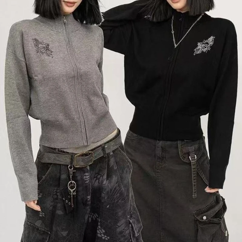 

Кардиган в стиле Y2K с винтажной вышивкой, укороченный, свободный крой, воротник-стойка, уличный стиль, осень 2026, Харадзюку, гранж, на молнии