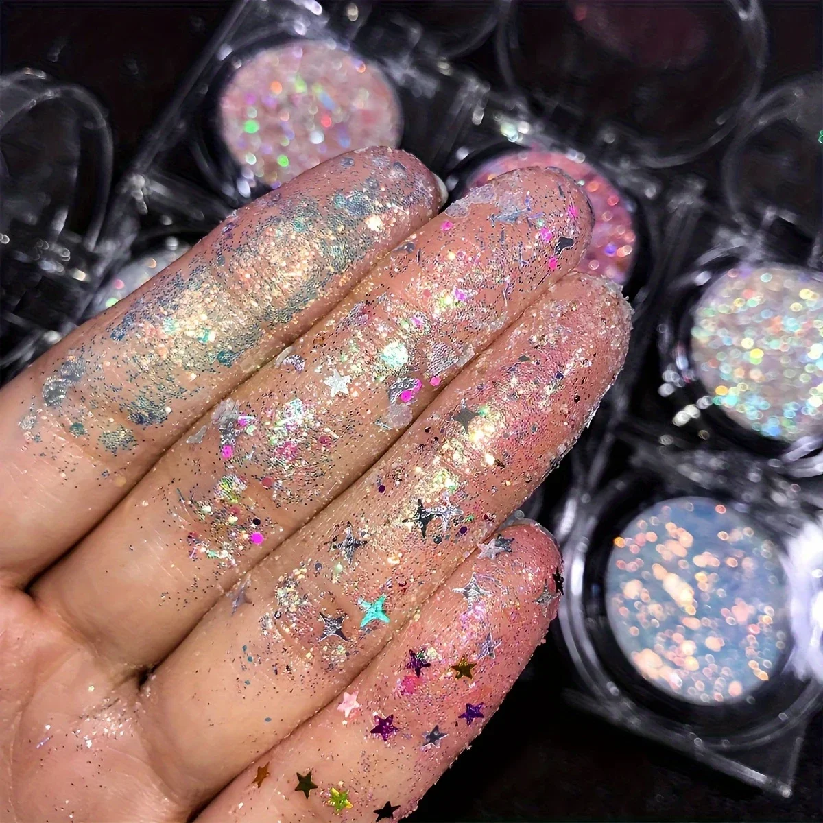 モノクログリッターアイシャドウ – マーメイドシマー、コンパクト&ポータブル、マルチカラーオプション、ウォータープルーフ、認定済み、ビーガン、簡単にブレンド可能