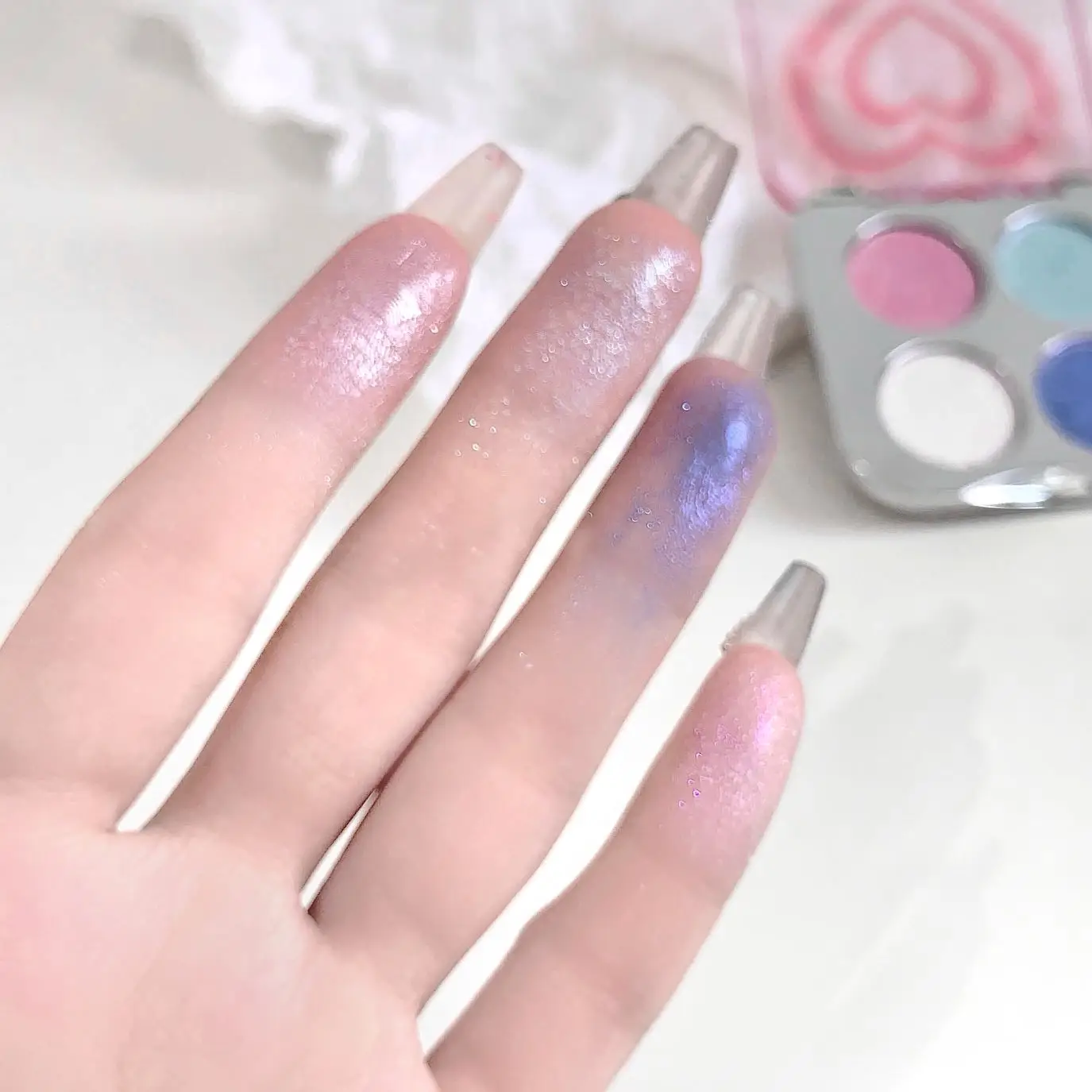 4-Color Glitter Eyeshadow Palette Shimmer Multicolor Sparkling Diamond Finish, Smooth Texture, No Clumping,  Stage Party Makeup