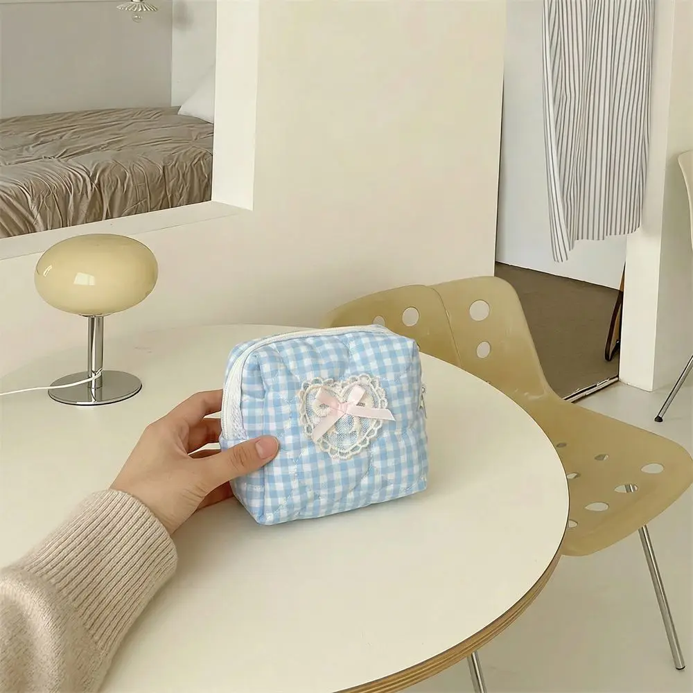 Quilted Portable Cosmetic Bag Lace Heart Bow Heart-shaped Zipper Coin Purse Small Three-dimensional Bow Mini Makeup Pockets