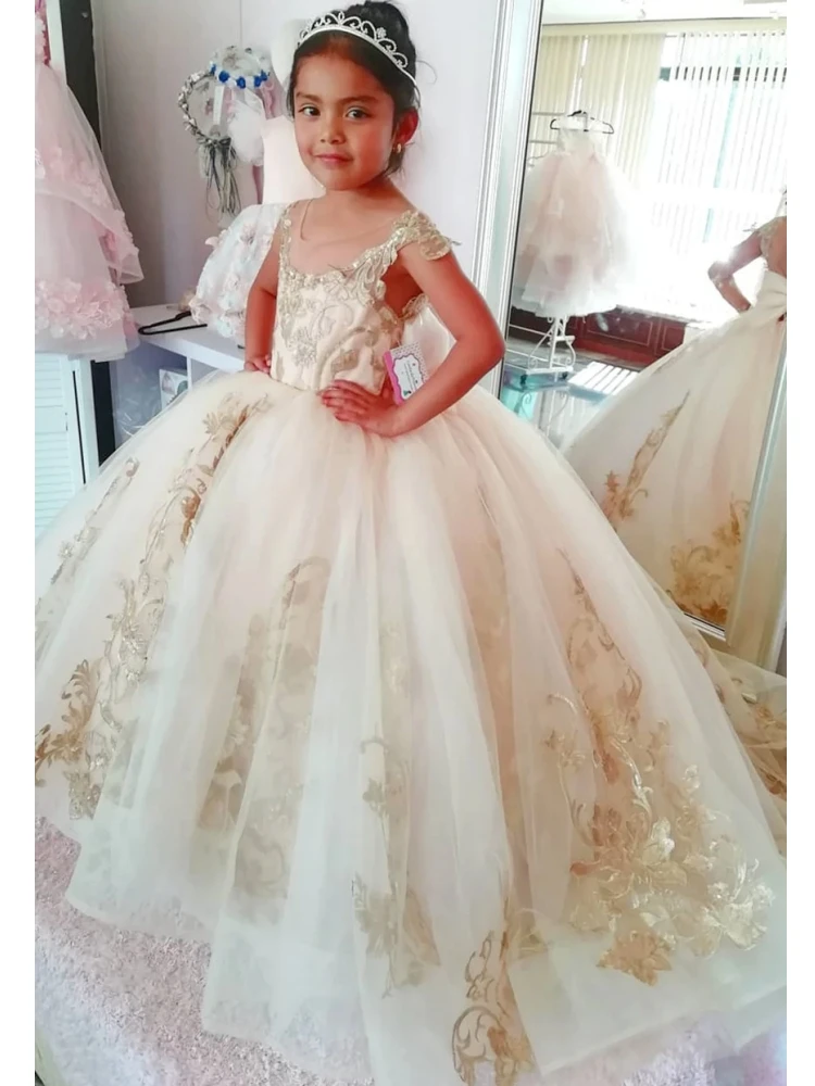 

Flower Girl Dresses Champagne Tulle Puffy Gold Appliques With Bow Sleeveless For Wedding Birthday Banquet Party Gowns