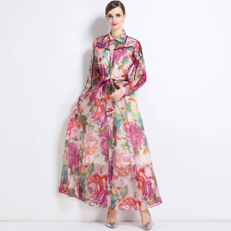 Ręcznie robiony długi sweter maxi z kwiatowym nadrukiem w jasnych kolorach, stójką, zdobiony koralikami, streetwearowy, poliestrowy, dzianinowy.