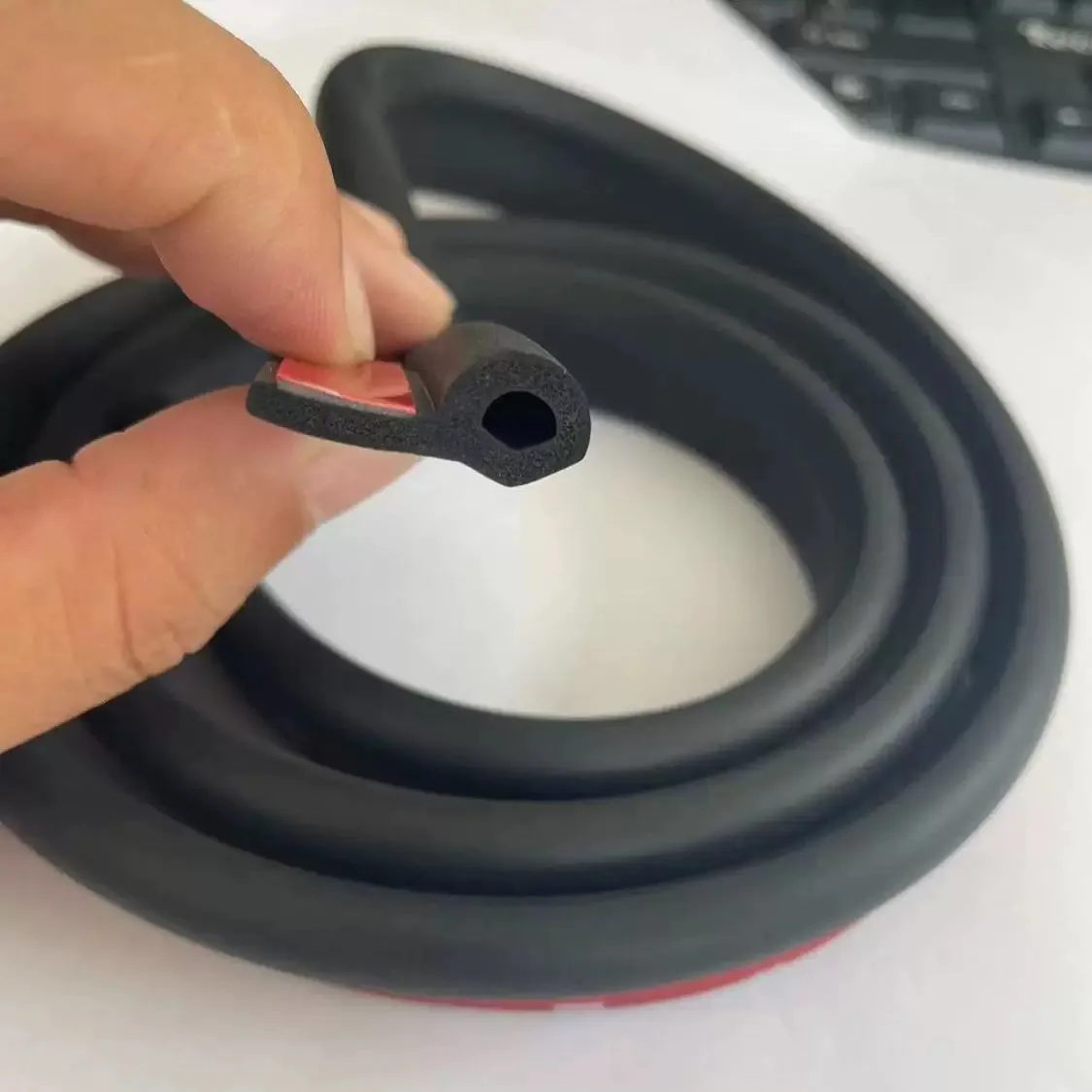 المطاط سيارة عمود ختم الشريط عزل الصوت مقاوم للماء الغبار الختم لملحقات باب السيارة