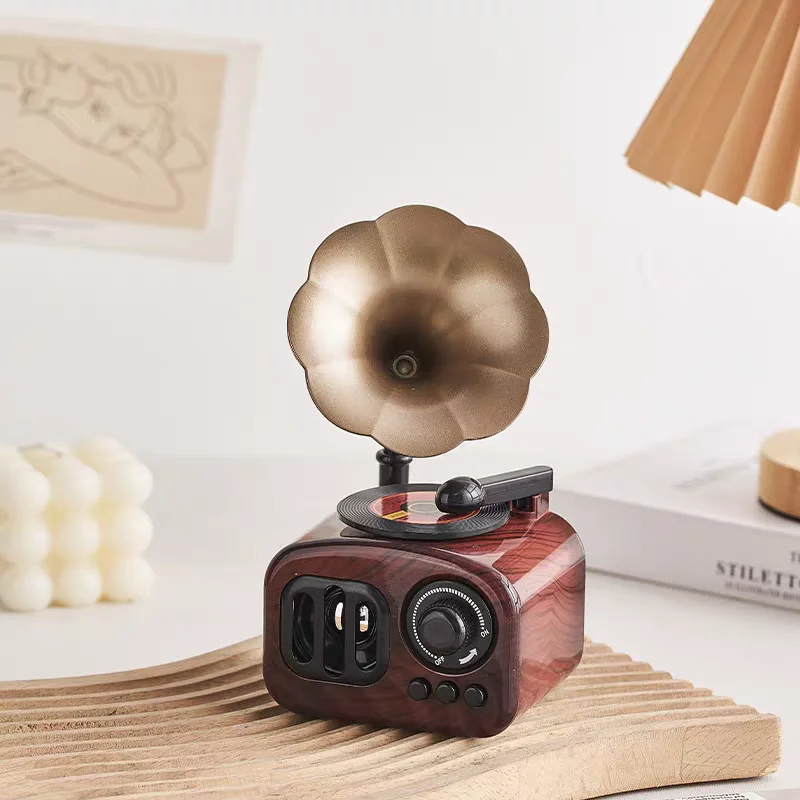 Vintage American Retro Gramophone Decor - Nostalgic Antique Mini Music Box Phonograph Ornament for Desktop Bookshelf Decoration