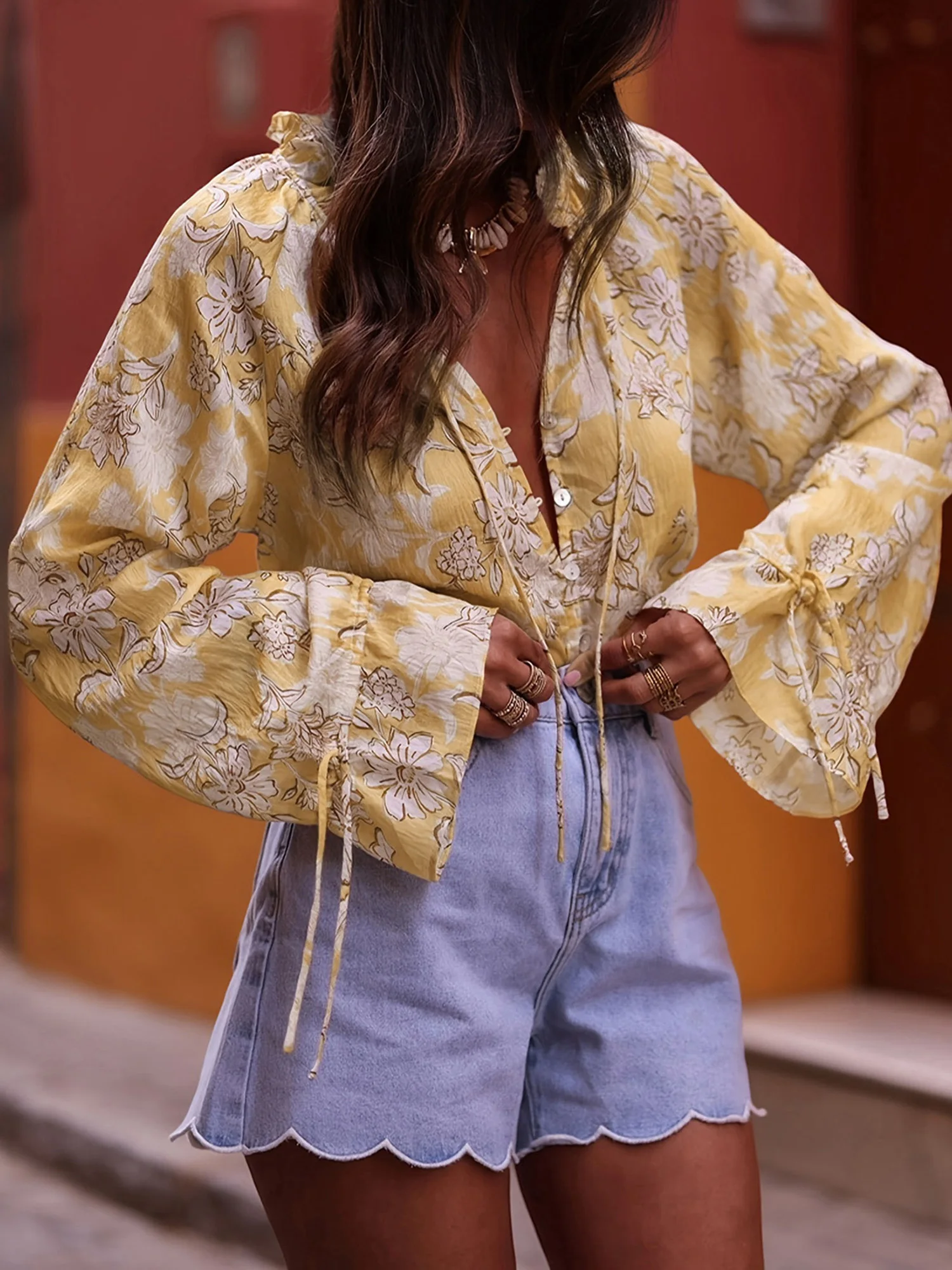 

Женская модная блузка с цветочным принтом в стиле бохо, повседневная рубашка с v-образным вырезом и длинными рукавами на пуговицах спереди, топ