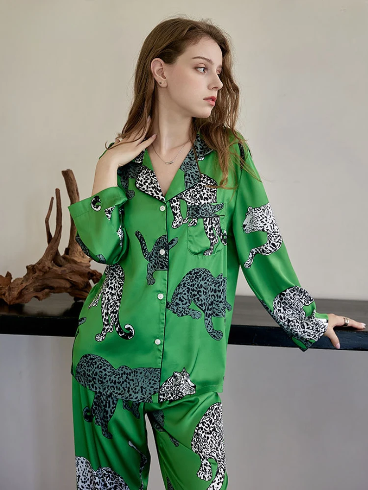 2024 Green Leopard Ice Silk Thin Pajamas Suit Women\'s Spring Autumn New Soft Loose Long Sleeve Top+Pants Plus Size Home Clothes