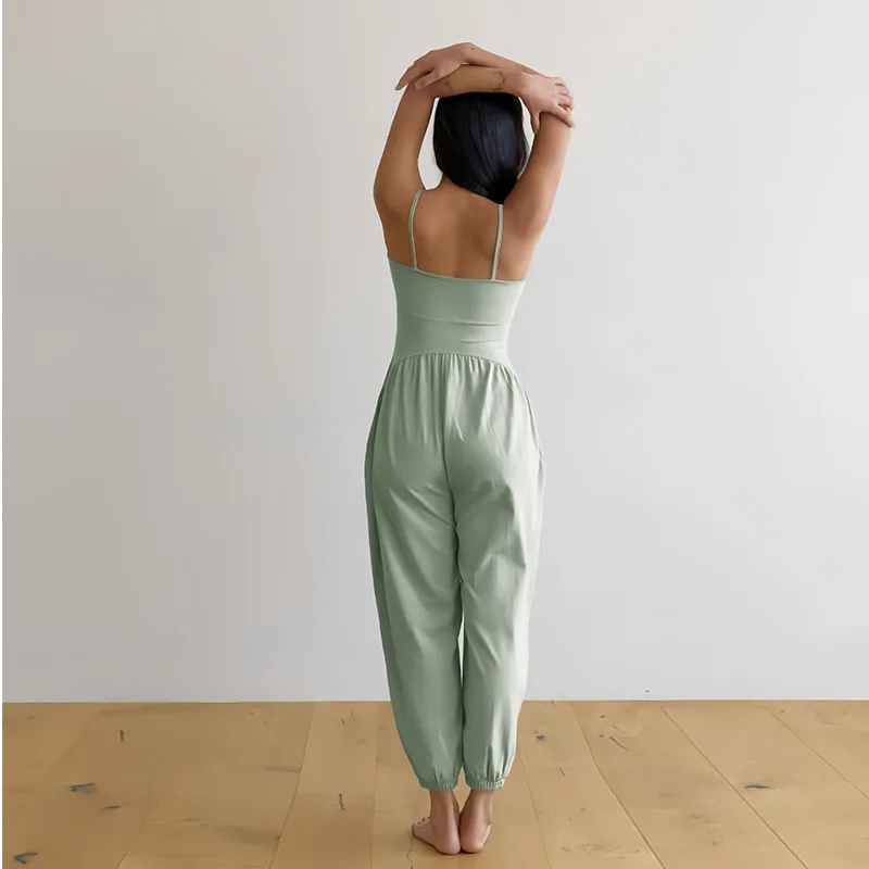 2025 Tute slim da yoga larghe monopezzo senza maniche con spalle scoperte Abbigliamento sportivo per donna Pantaloni con fondo pagliaccetto Body