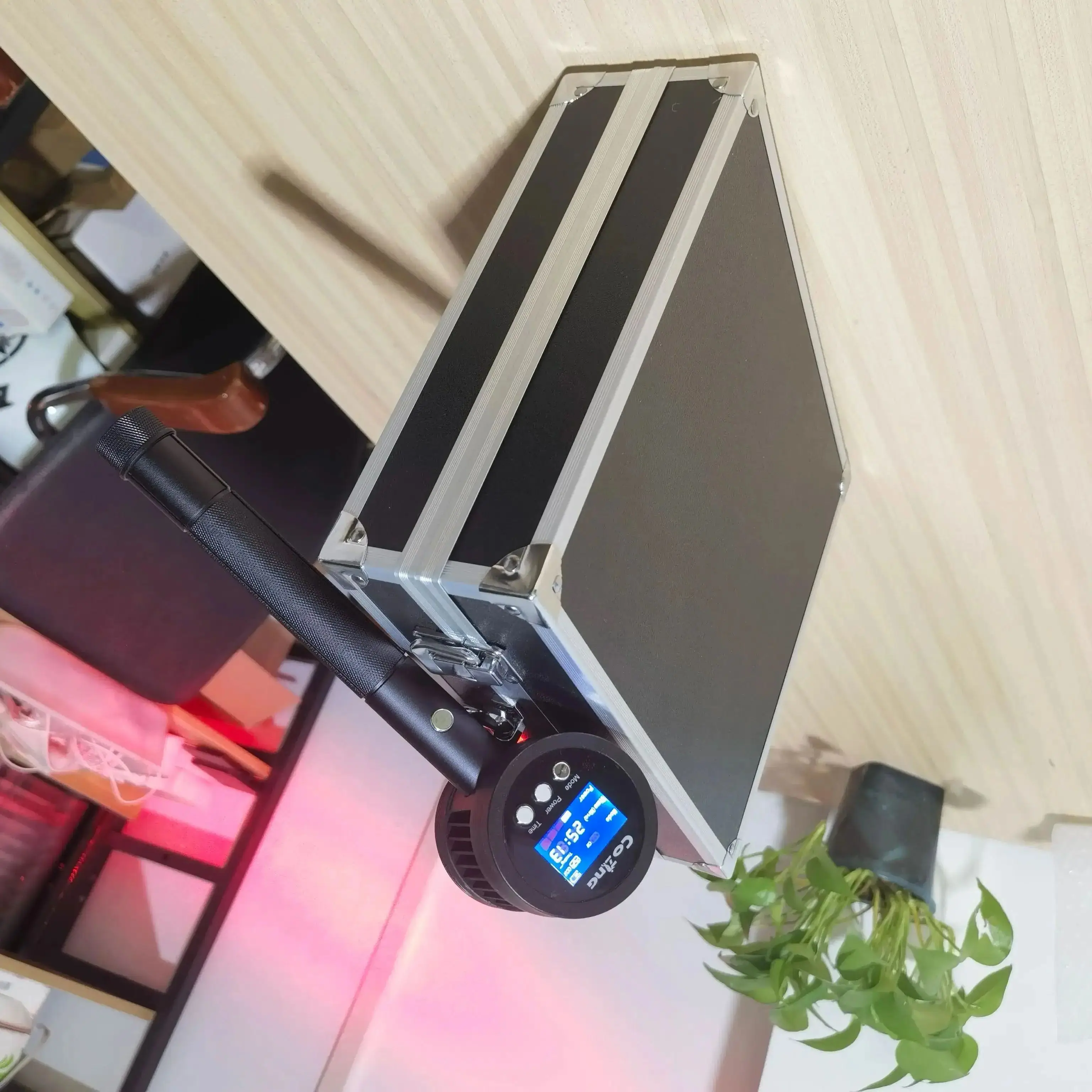 

Профессиональное устройство для холодной лазерной терапии мощностью 5 Вт для людей и животных — диоды 25x650 нм/808 нм для облегчения боли в мышцах суставов