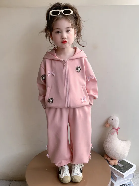 

Весенний модный спортивный костюм для девочек, новинка 2026 года: кардиган и комплект из двух предметов, повседневный, для отдыха, с длинным рукавом, круглый вырез