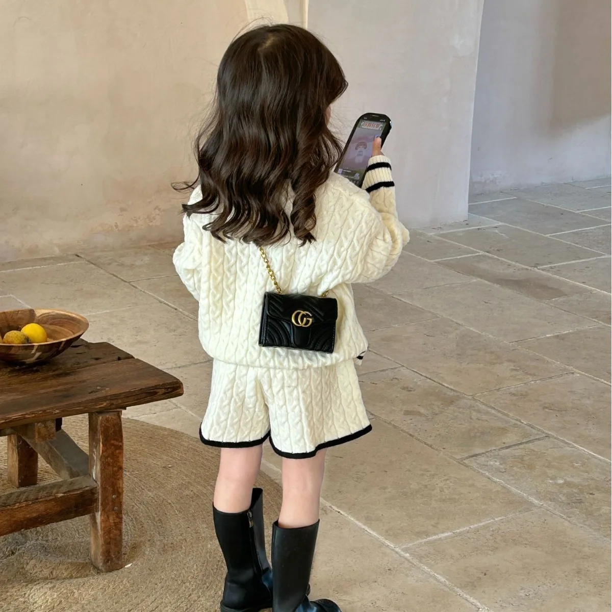 

Girls Suit 2024 Autumn New Childrens Clothes Korean Style Foreign V-neck Twist Sweater Shorts 2 Sets Casual Simple Match