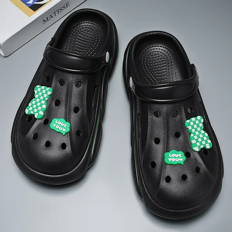 

Летом носить пара милых, мультяшных, цветных, мягких, быстросохнущих и противоскользящих сандалий с полым дизайном.