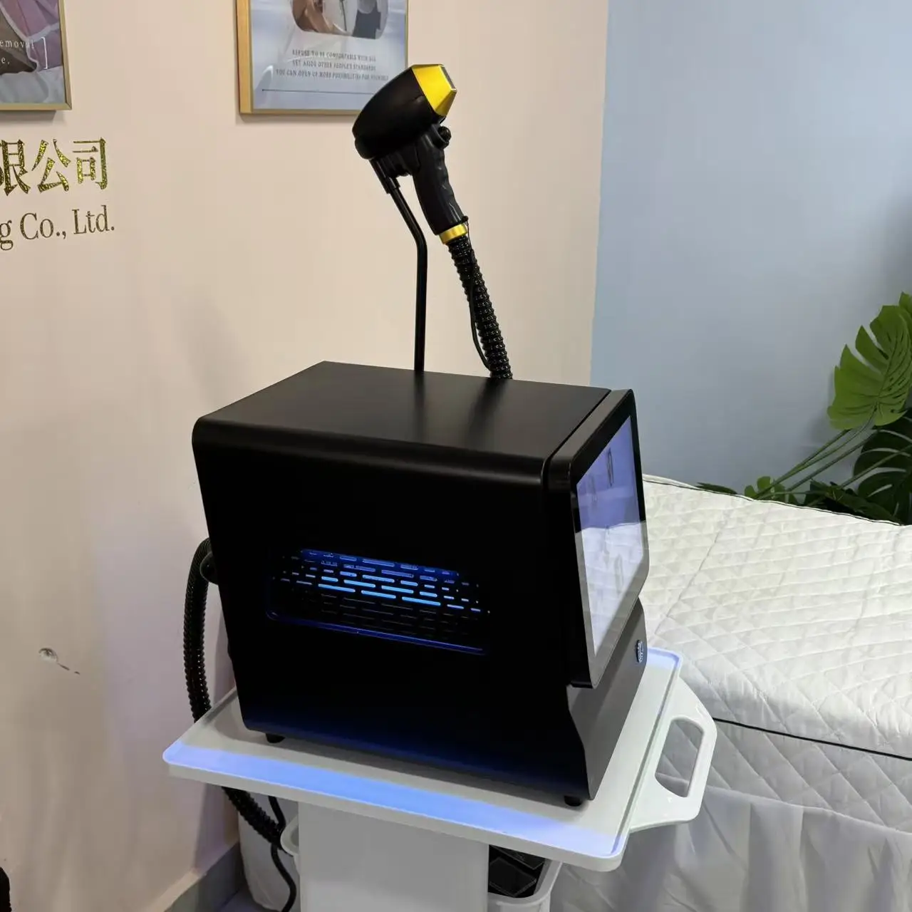 

Диодный лазер 755 808 1064 нм, машина для удаления волос с несколькими длинами волн, охлаждающая головка, безболезненный лазерный эпилятор, удаление волос на лице и теле