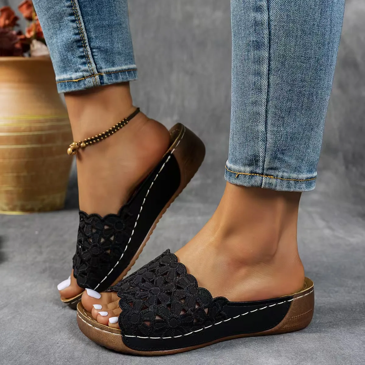 2026 Sommer Damen Peep-Toe Plateau-Slipper Übergröße Blumen-Mode Outdoor Genähte Keilabsatz-Slipper für Damen Mules Schuhe – Detail 2