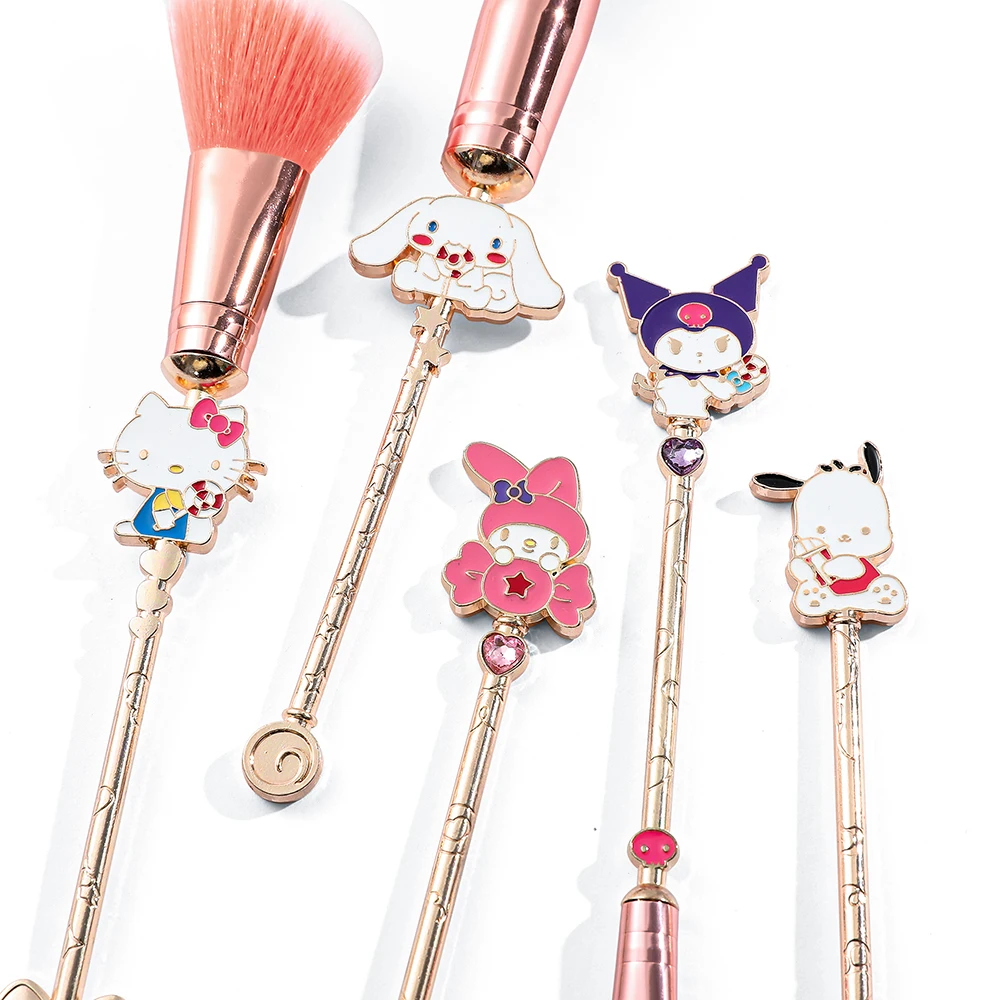 Set di pennelli per trucco in metallo da 5 pezzi Pennelli per trucco Sanrio Kuromi per guance Pennello per fondotinta cosmetico per occhi Regalo di Natale per la fidanzata