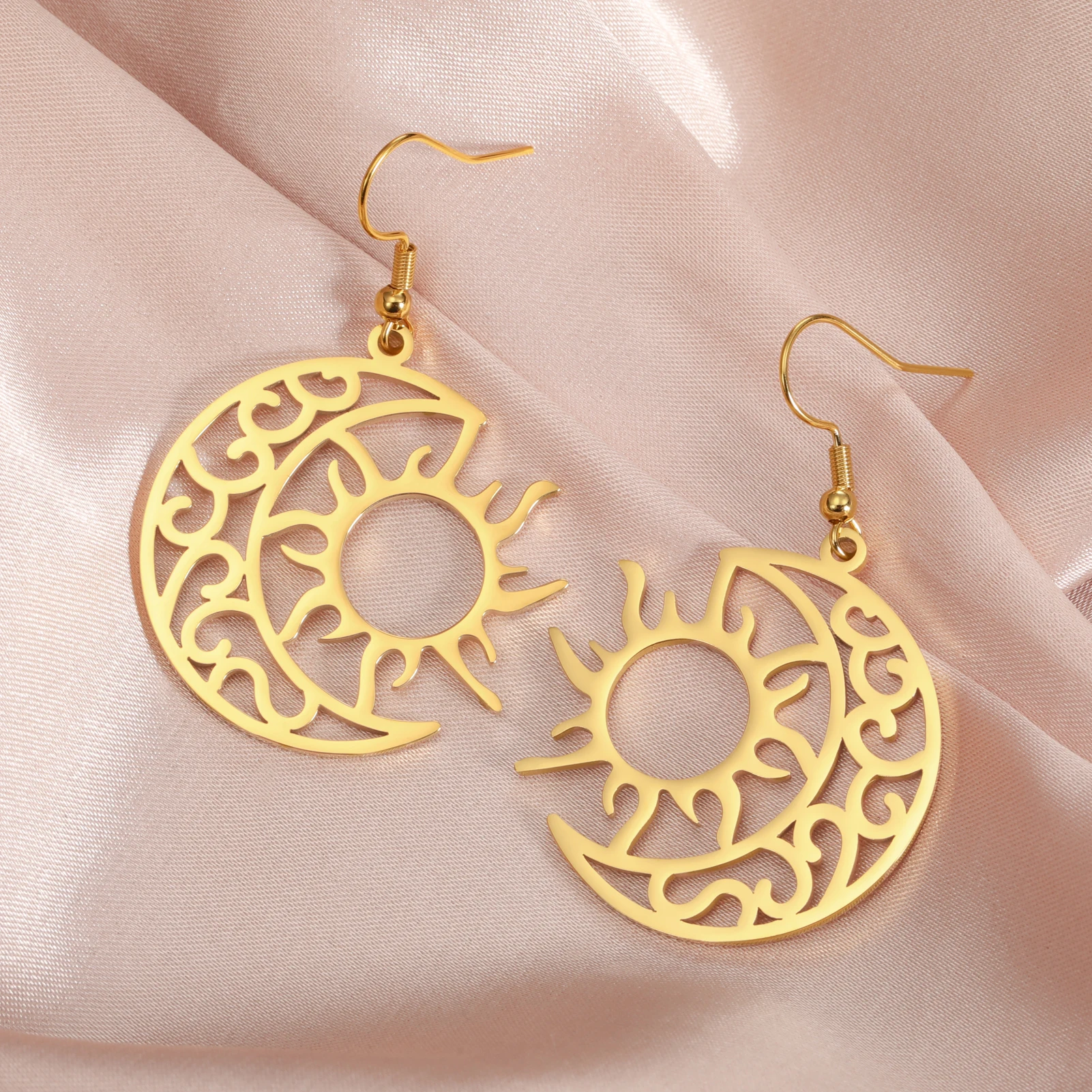 Teamer Hollow Crescent Moon Shining Sun Vintage Earrings for Women Stainless Steel Hoop Earrings Gold Color Amulet Jewelry Gift