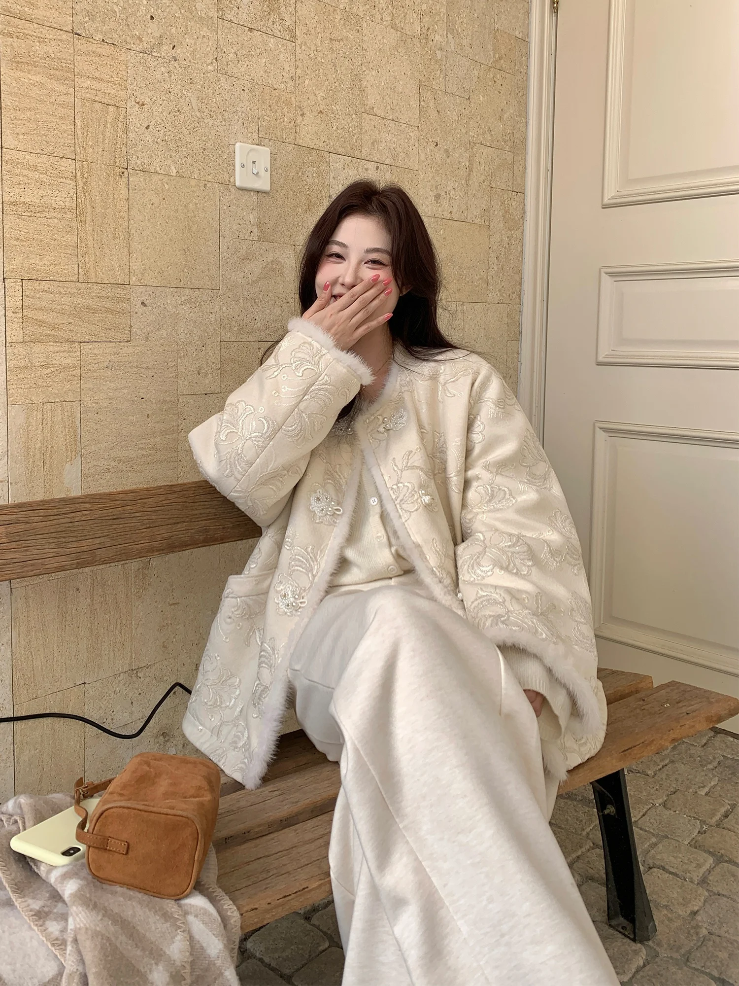 

Зимнее модное стеганое пальто NAZ с вышивкой, большого размера, для женщин, в новом китайском стиле, с круглым вырезом и длинными рукавами