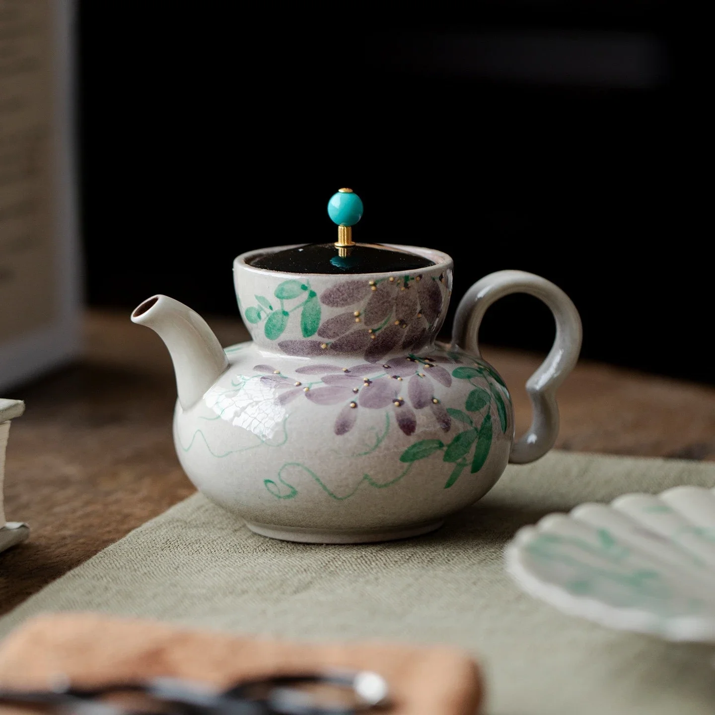 1PC 135ML Fog Purple Tinglan Pure Hand-painted Ceramic Teapot Women's Special Brewing Teapot Ball Hole Filter KungFu TeaSet Gift