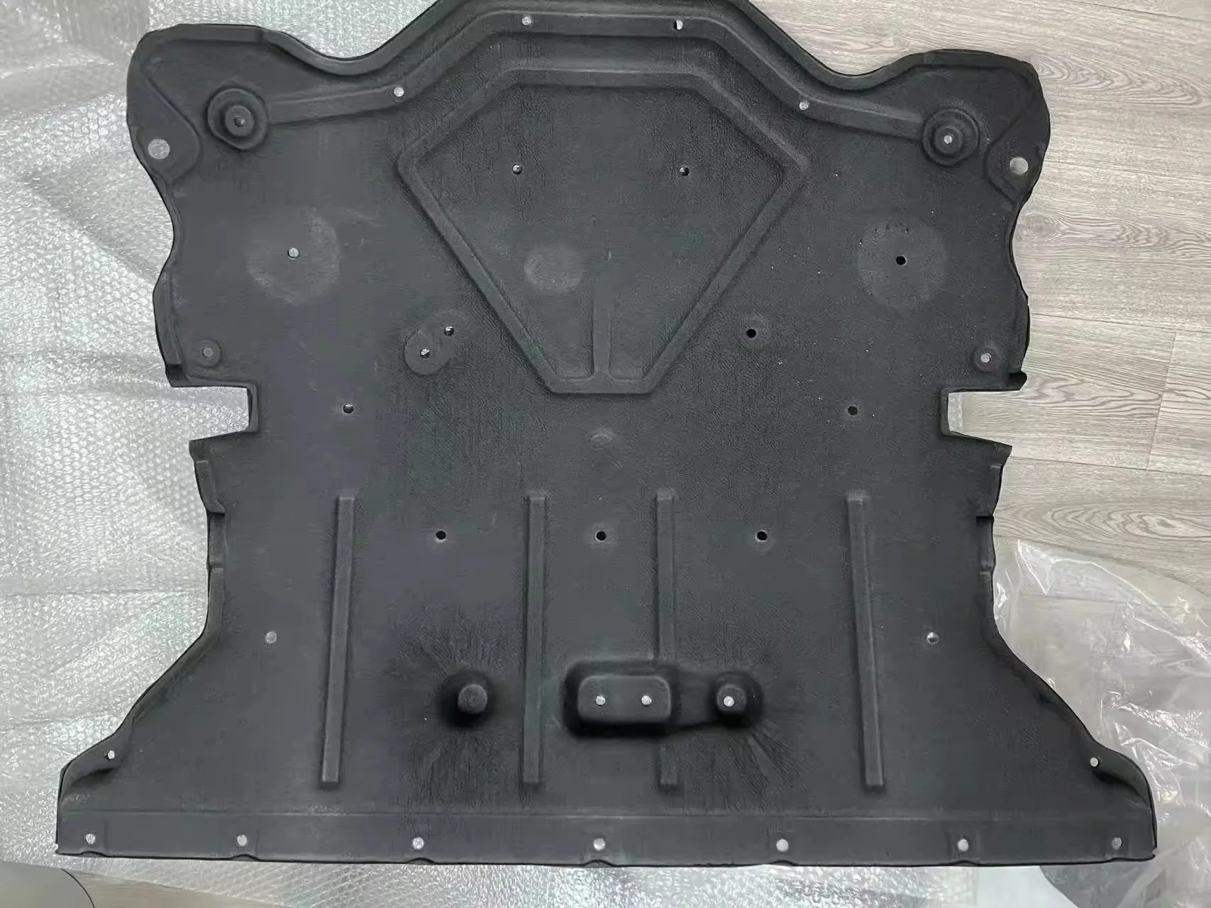 Wholesale High-quality 50566891 Specialized Vehicle Models Durable Simple Design Engine Splash Guard for Alfa Romeo Stelvio