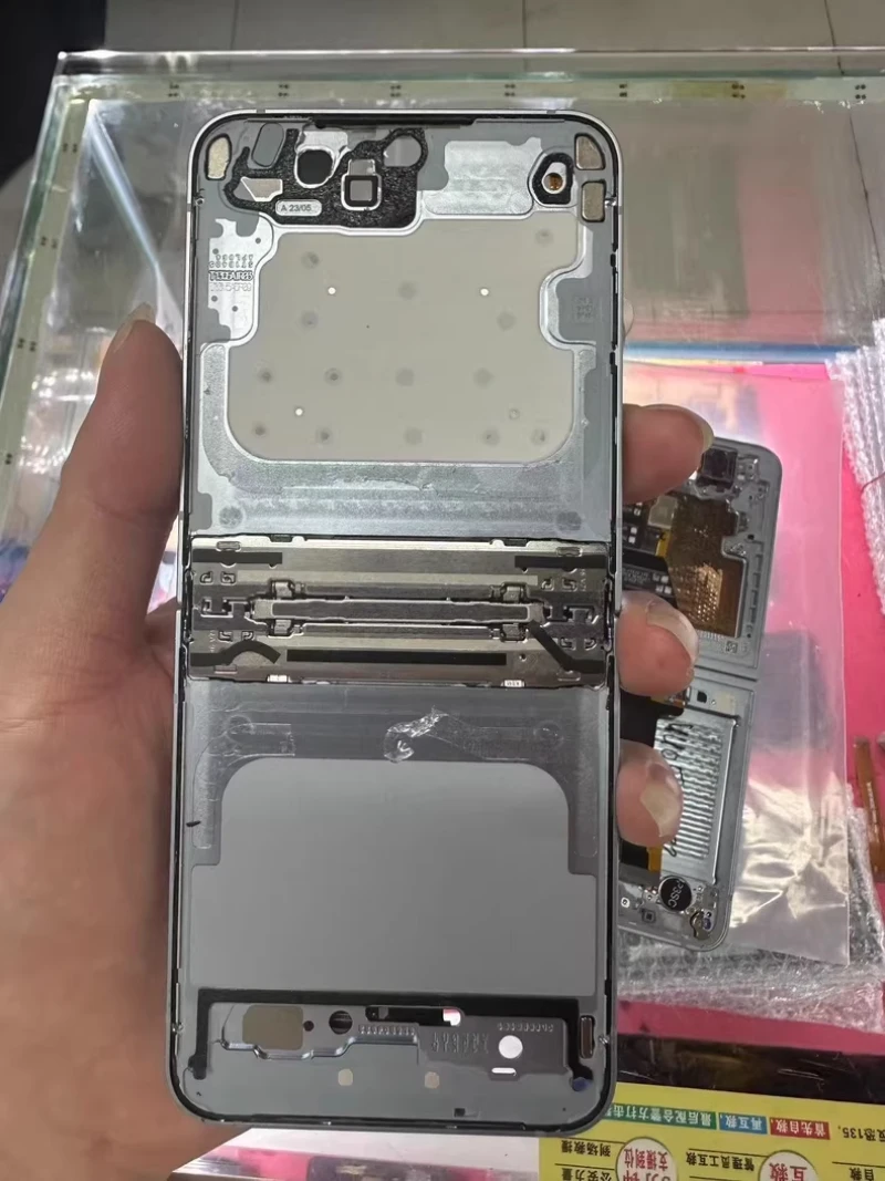 Middle Frame Housing With Hinge Rotating shaft Flex Cable Assembly Small Scratches for Samsung z flip 6 F741
