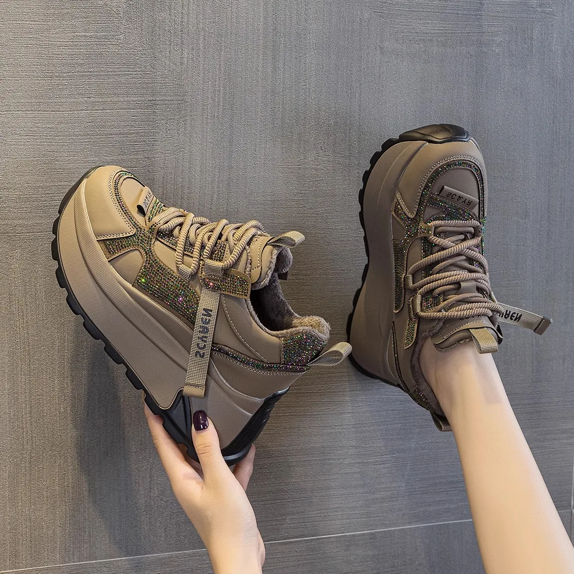 

Thick Bottom Real Leather Casual Shoes for Women Fashionable Versatile Flat Dad Shoes Breathable Mesh Outdoor Leisure