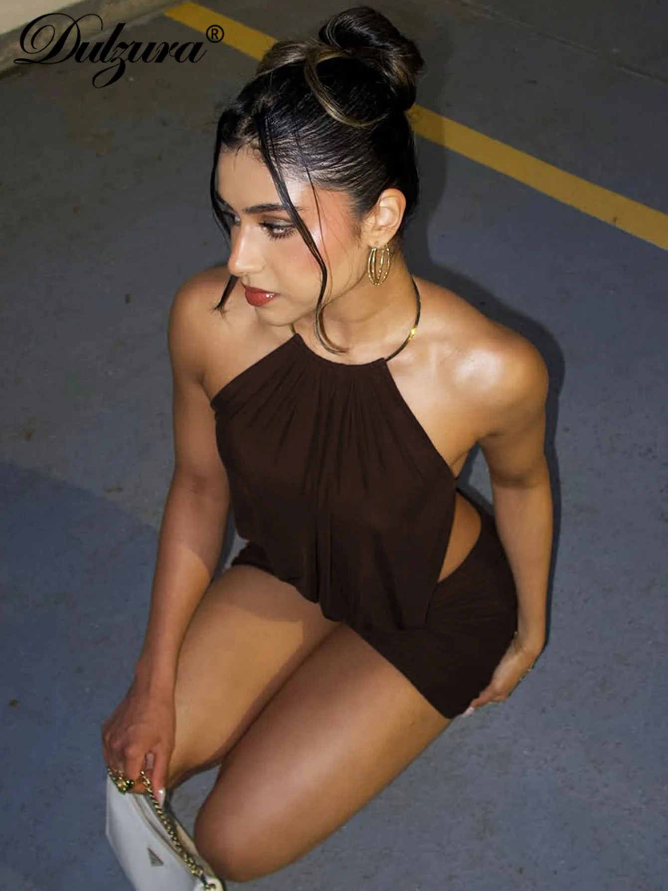 Dulzura Sommer Mode Sexy Metall Halter Backless Schlank Spitze Up Geraffte Mini Kleid Frauen Solide Elegante Party Club Straße Kleidung