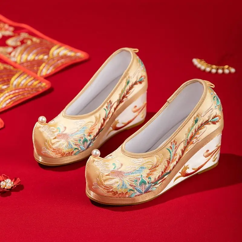 Chaussures Xiuhe de style chinois pour femmes, chaussures de mariage Han brodées Phoenix, chaussures de perles de tête renversée, style antique