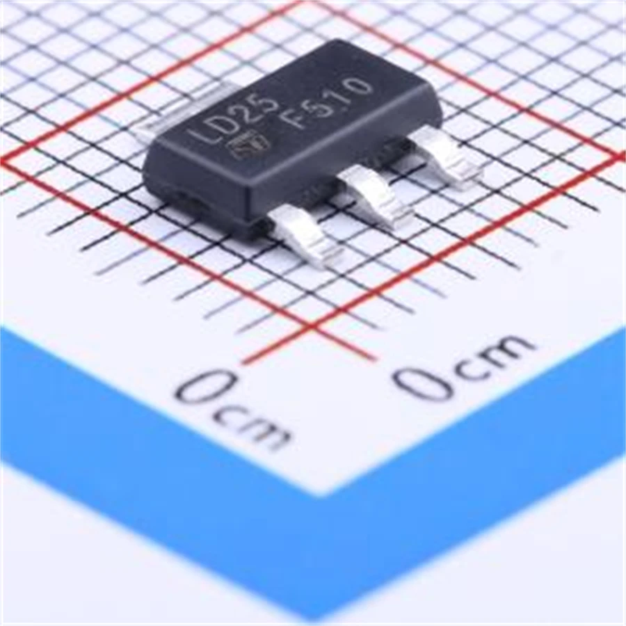 50 PÇS/LOTE LD1117S25TR (PMIC)