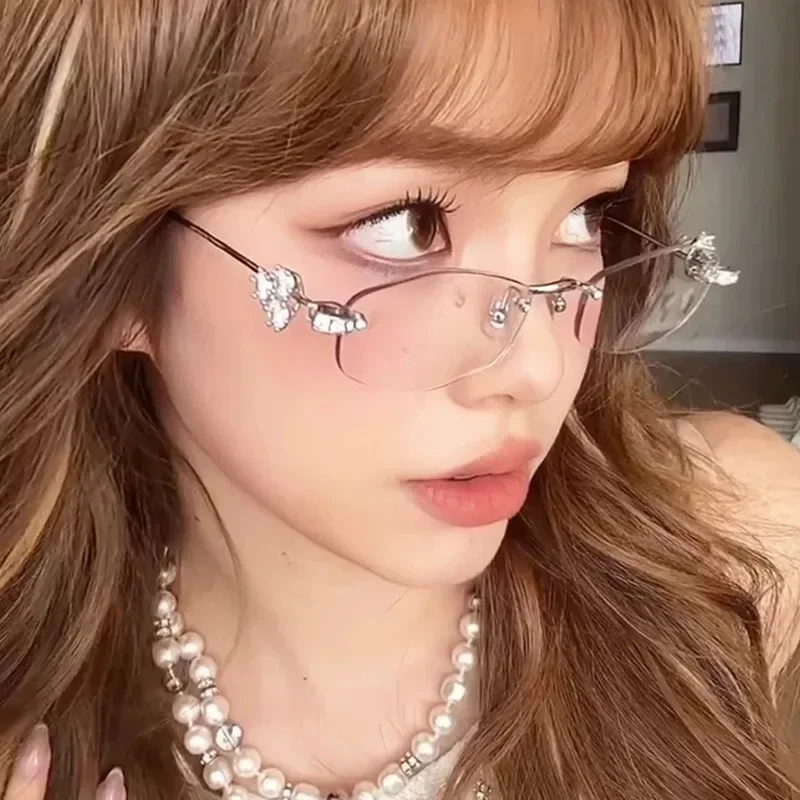 Gafas sin marco a la moda para mujer, montura de gafas de moda con tachuelas de diamantes personalizadas de cara pequeña, estilo puro deseo de alta gama