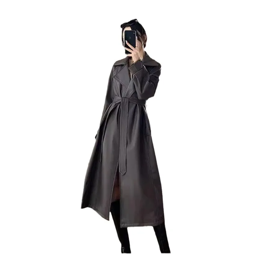 เสื้อแจ็คเก็ตหนังผู้หญิงทรงยาวคลุมเข่า แฟชั่นฤดูใบไม้ร่วงปี 2024 ทรงหลวม นุ่ม ทำจากหนัง PU สไตล์มอเตอร์ไซค์