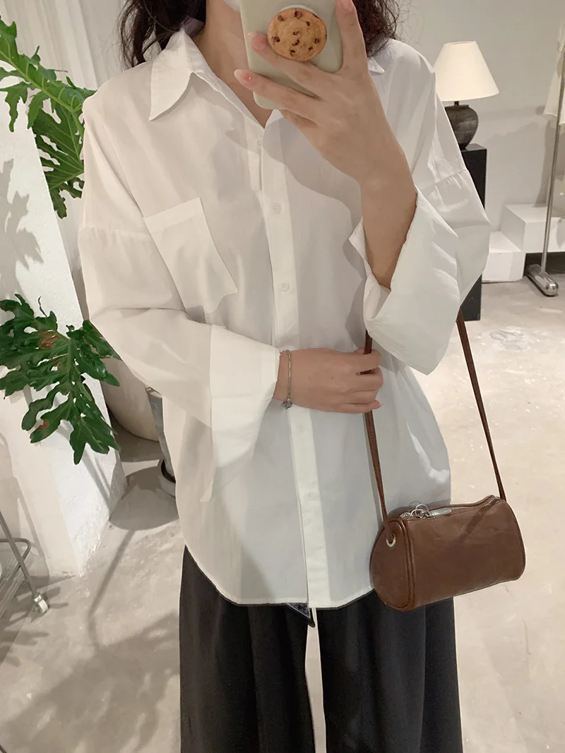 秋の韓国女性のカジュアルシャツラペルシングルブレスト長袖無地シャツファッションシンプルなルーズ女性ブラウス