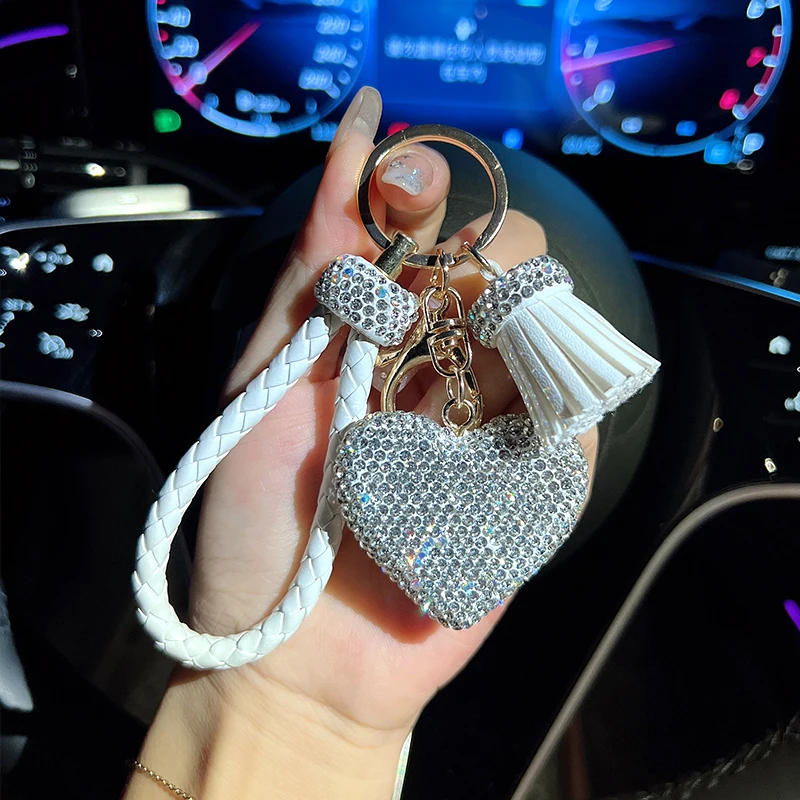 Fashionable diamond studded heart-shaped keychain, cute woven rope, tassel, car keychain, exquisite peach heart gift pendant