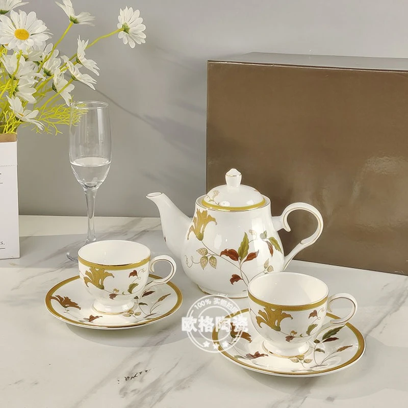 

Европейский чайный кофейный сервиз с тиснением и цветочным принтом, чайник с двумя чашками, блюдца, элегантная посуда для послеобеденного чая, идеальный подарок для подарка