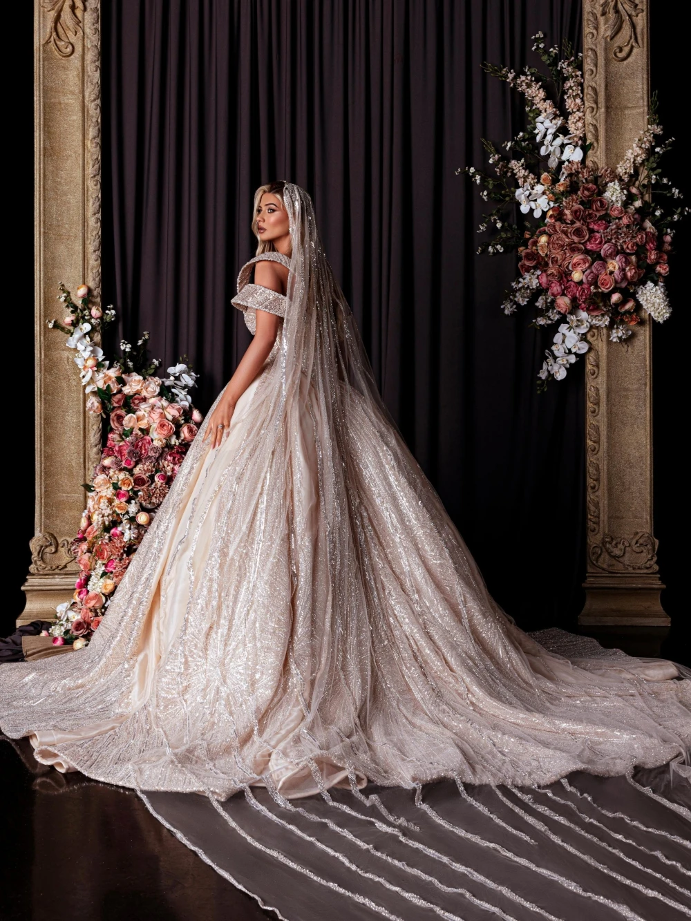 Robe de mariée longue luxueuse, entièrement perlée, épaules dénudées, col en cœur de rêve, robes de princesse personnalisées pour mariée