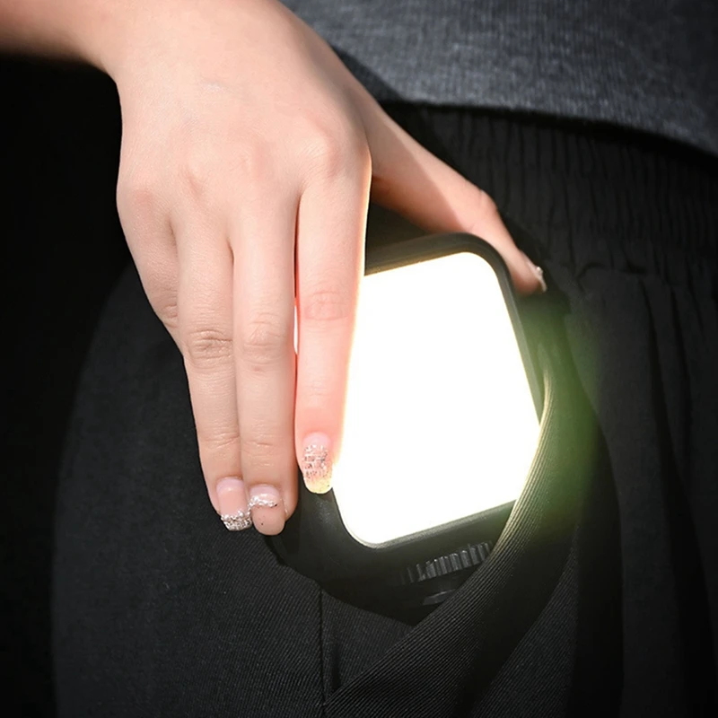 Mini luce di riempimento a colori RGB LED Luce video per atmosfera portatile per fotocamere reflex e videocamere