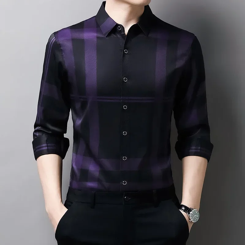 The New Men's Long Sleeve T-shirt Leisure Fashion Long Lining Permeability Streaks Single Button Collar Shirt