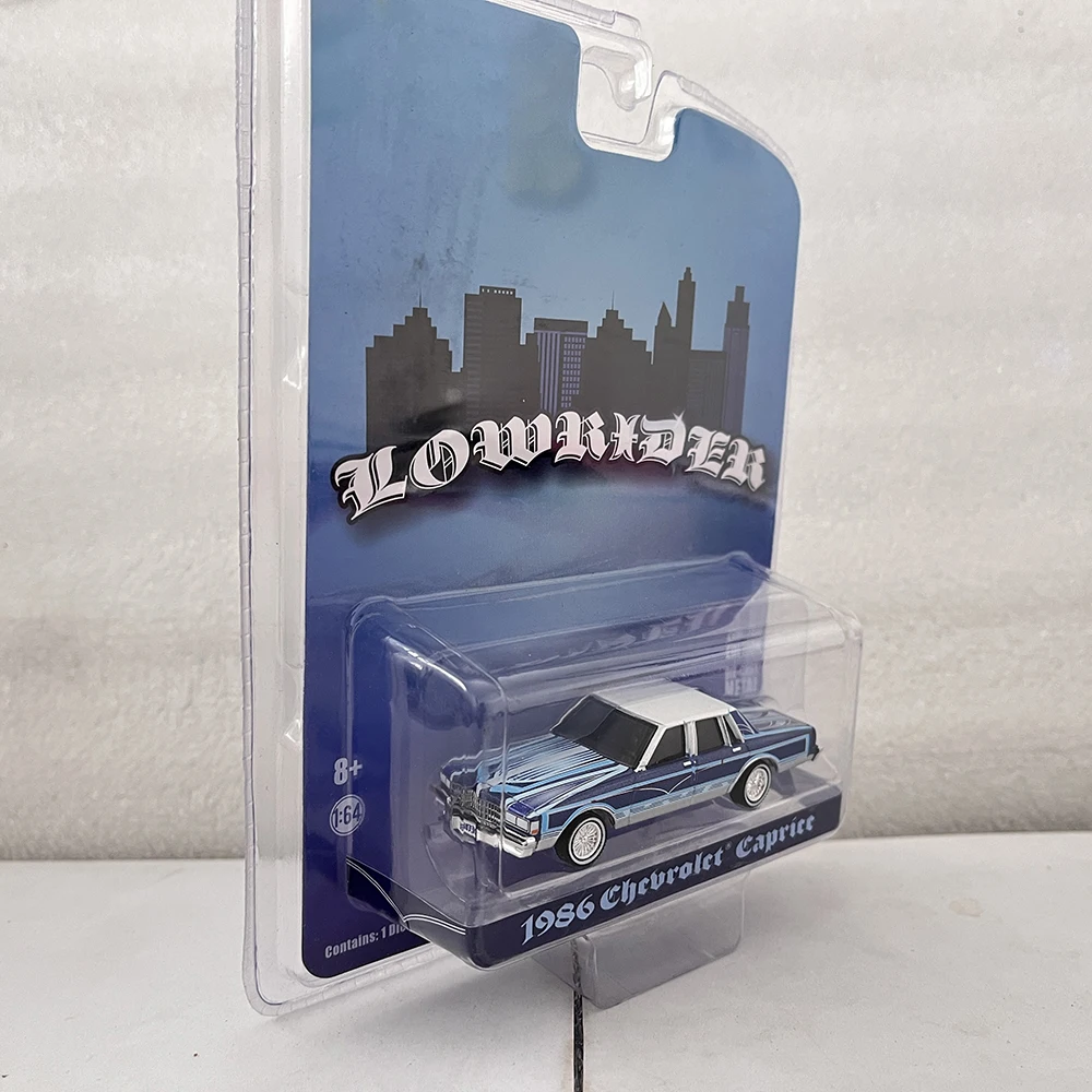 1:64 Scale 1986 Chevy Caprice Alloy Car Model Static Ornament Children's Hobby Die-casting Gift Souvenir Collection Display