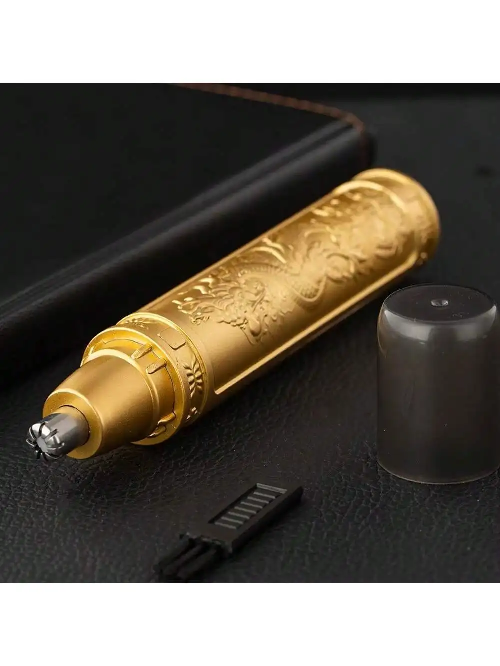 ماكينة تشذيب شعر الأذن والأنف لعام 2026 للرجال ماكينة حلاقة كهربائية دوارة مزدوجة الشفرات بطارية احترافية لإزالة شعر الأنف والأذن (بدون مضرب