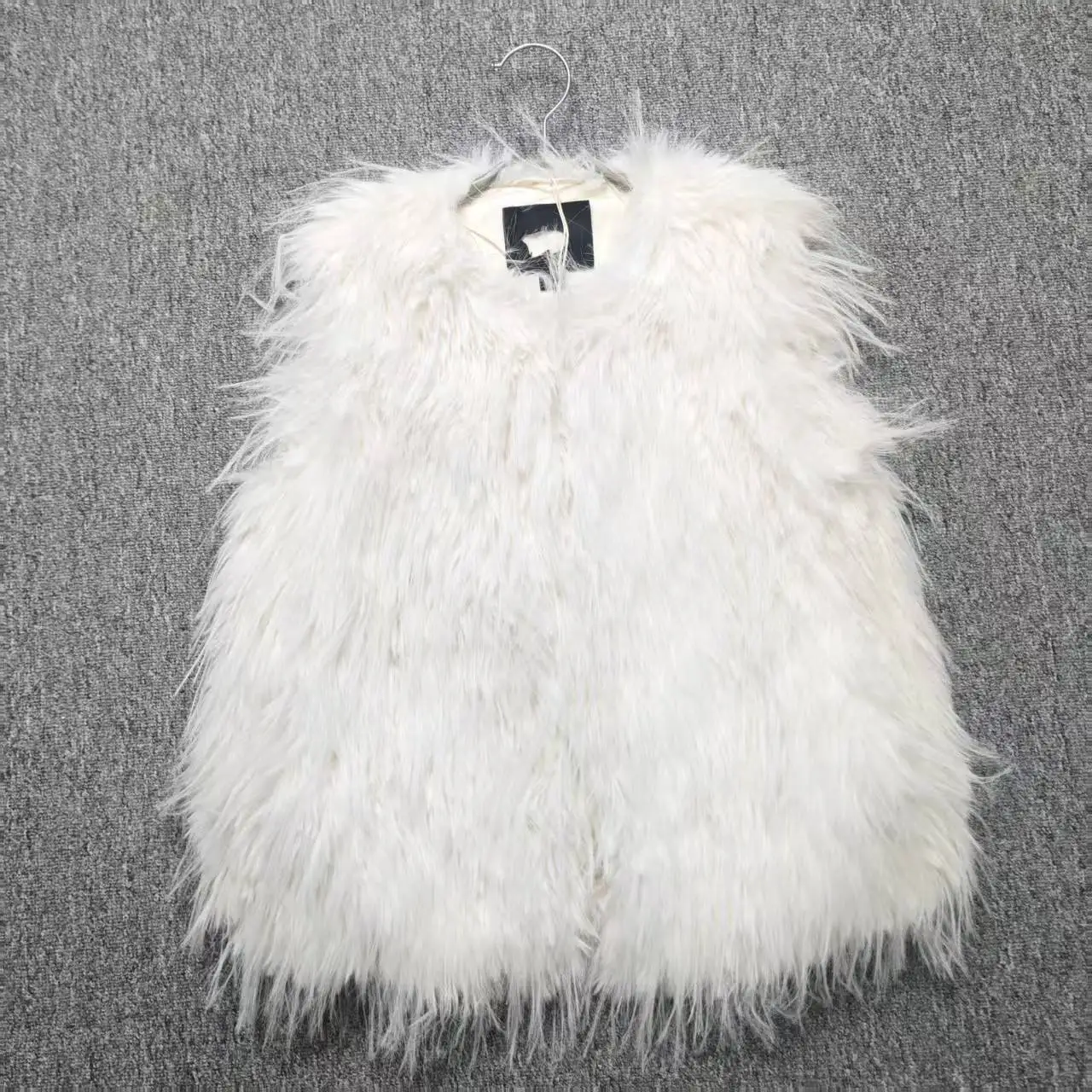 

Autumn Winter Warm Casual Faux Fur Vest Svel round Ne Luxury Light Luxury Women's Faion Outerwear Commute Sle