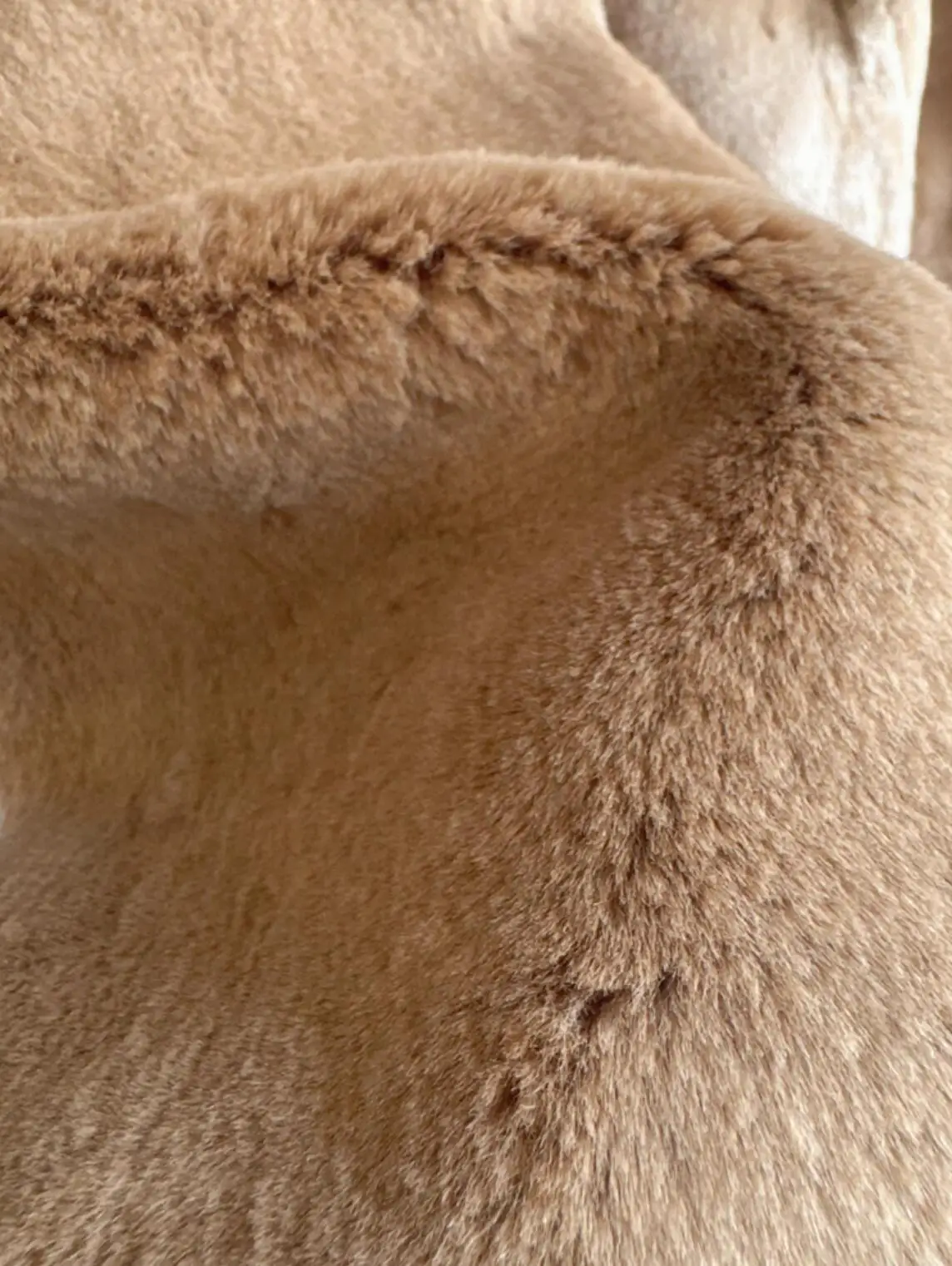 جديد الشتاء النساء شال التلبيب طوق فو مضلع معطف الفرو الدافئة لينة شعر أشعث ميدي طويل سترة دافئة ملابس خارجية فضفاضة