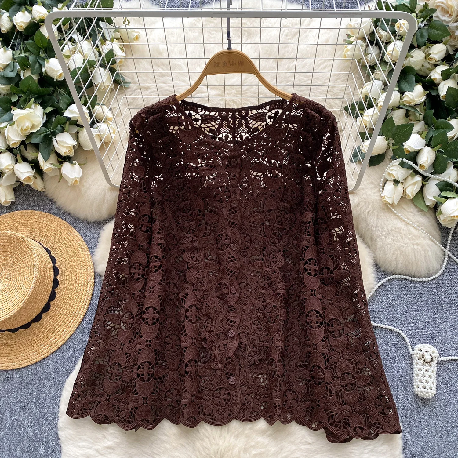 

Vintage Blouse hollow out button lace long sleeve Slim Elegant Fashion Sexy Women autumn Shirt women clothing