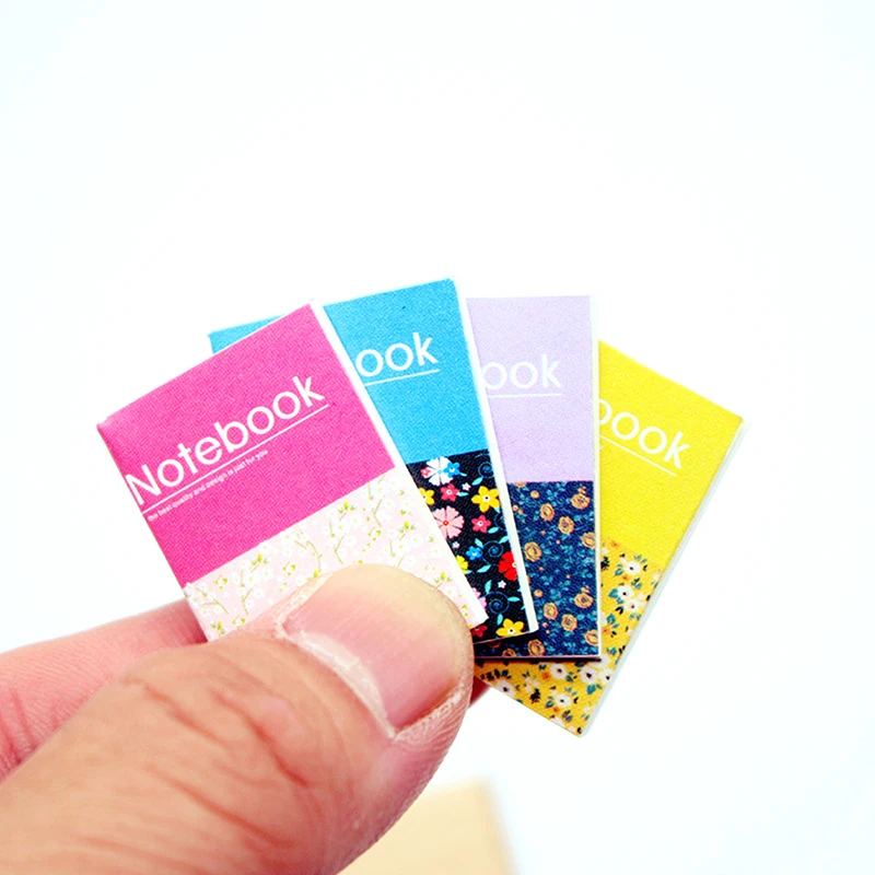 4 ชิ้น/เซ็ตมินิการ์ตูนหนังสือออกกําลังกายสําหรับตุ๊กตาอุปกรณ์เสริมการศึกษาตกแต่งรายการขนาดเล็กบ้านตุ๊กตาวันหยุดของขวัญ