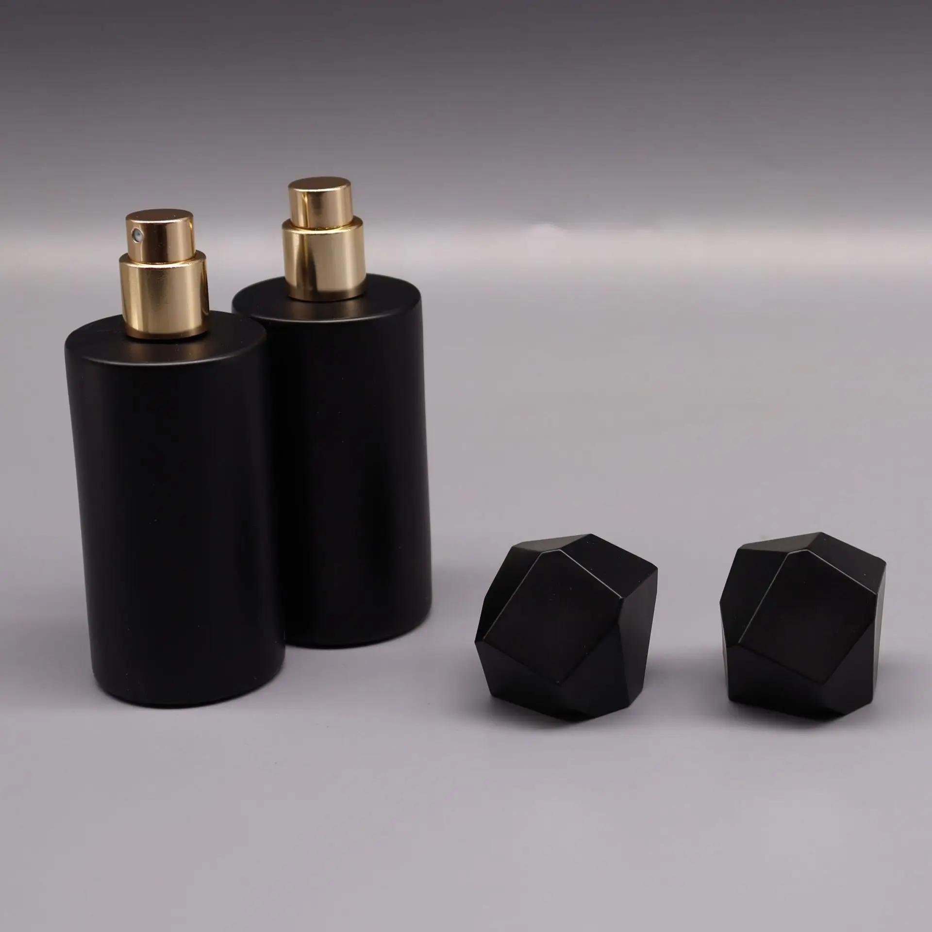 50ml Black Gold Polyhedral Cover Refillable Thick Glass Spray Perfume Bottle Empty Atomizer Bottle Makeup Cosmetic Container