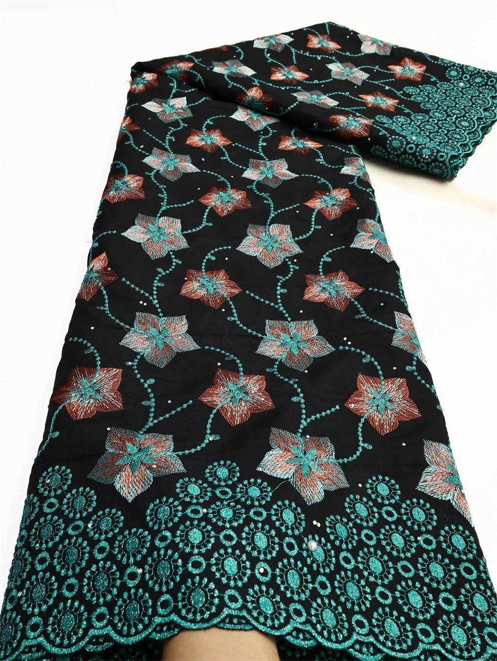 

Latest African Cotton Lace Fabric 2025 High Quality Nigerian Swiss Voile Lace Fabric with Rainstones for Party