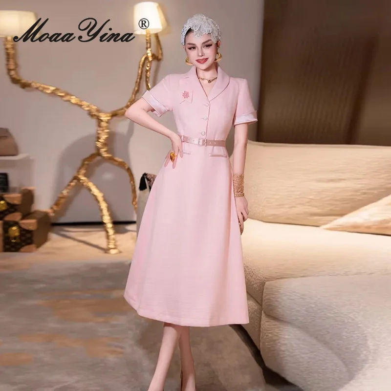 فستان MoaaYina لخريف 2025 للنساء بياقة وأكمام قصيرة وخصر مشدود متوسط الطول وأربطة #1